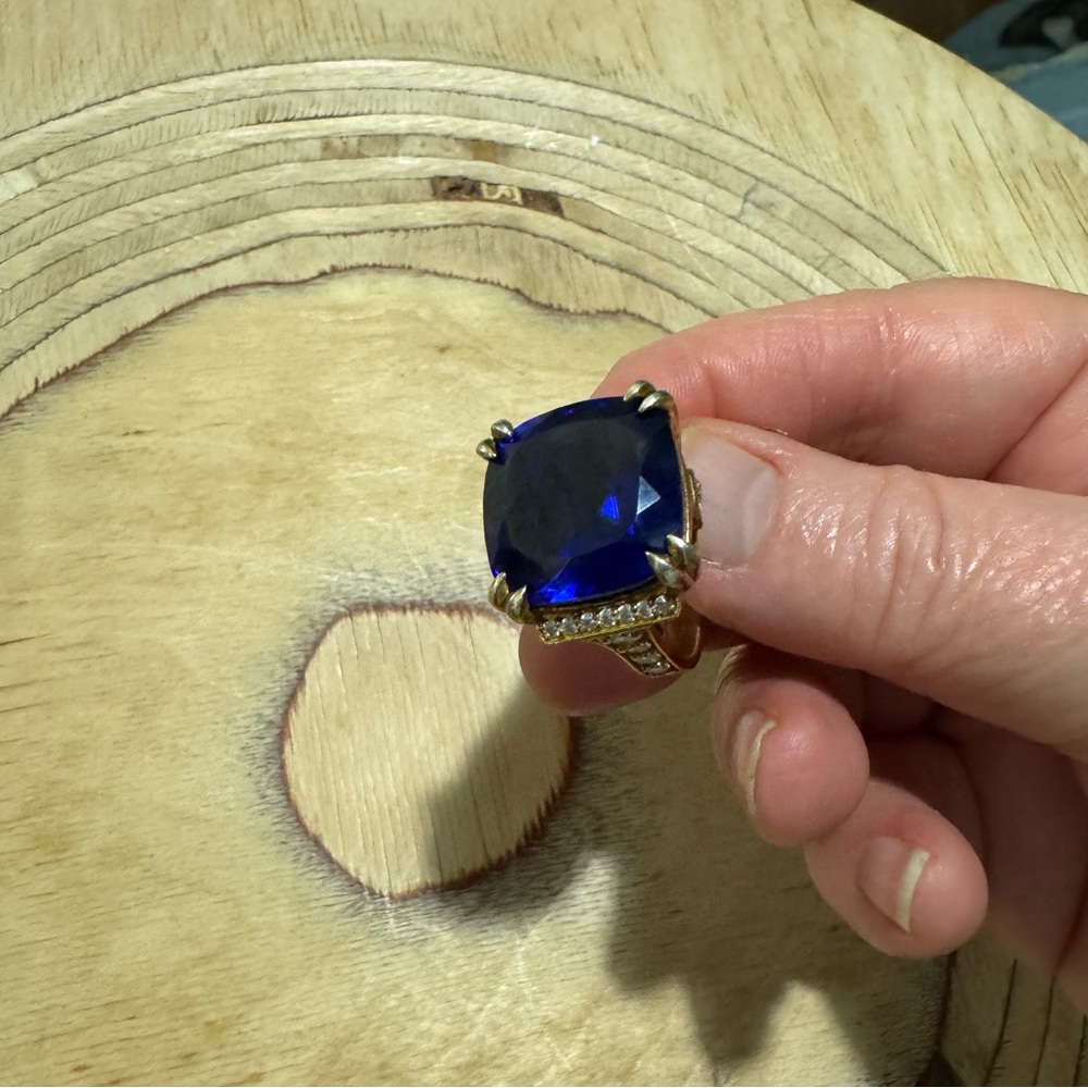 Elegant Blue faceted crystal and Gold Women's statement ring